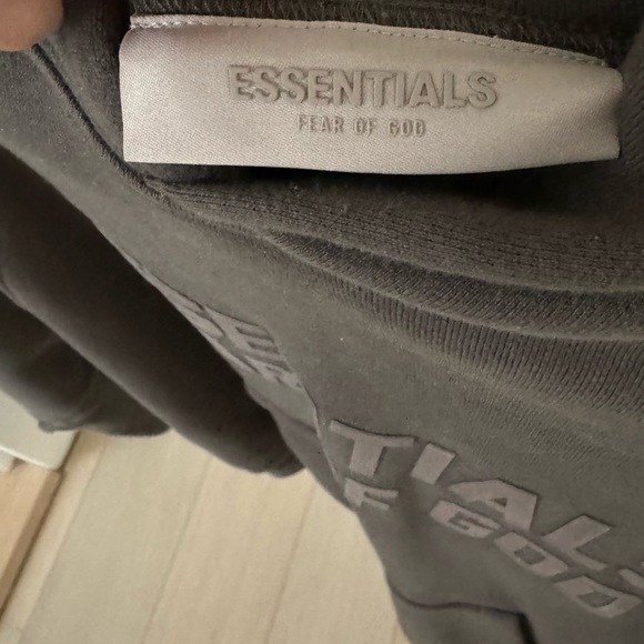 Essentials hoodie - Picture 3 of 3